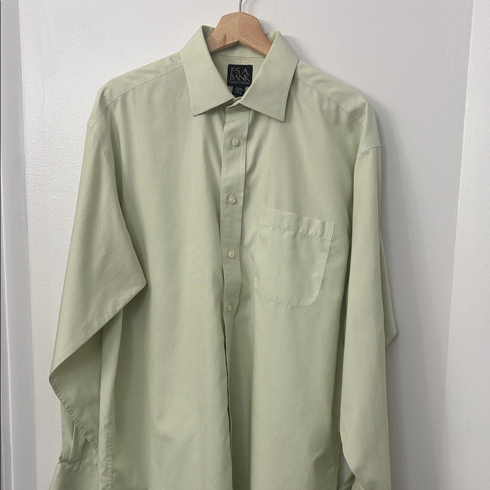 Jos. A. Bank Traveler’s Collection Men's Light Green Dress Shirt